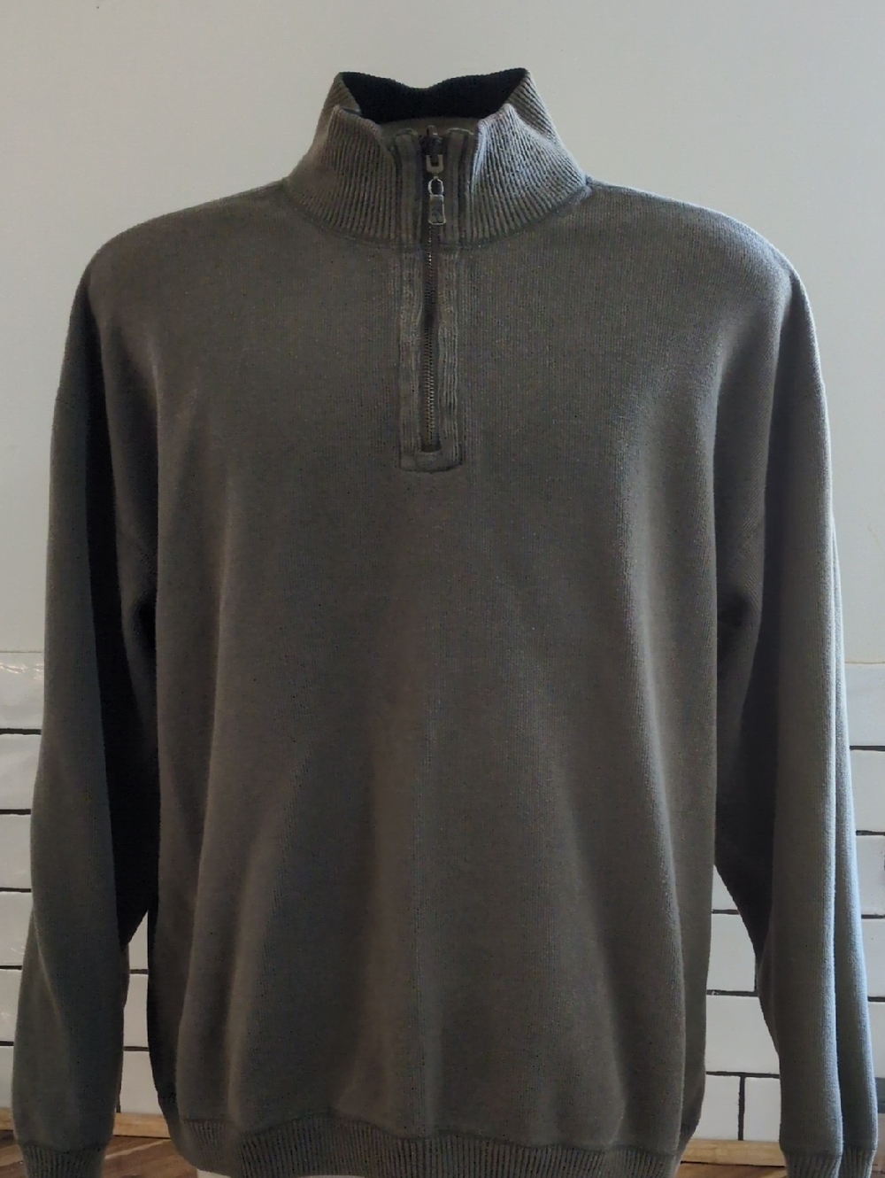 Tommy Bahama Men's quarter zip Sweater - Reversible Charcoal/light green - Picture 3 of 4